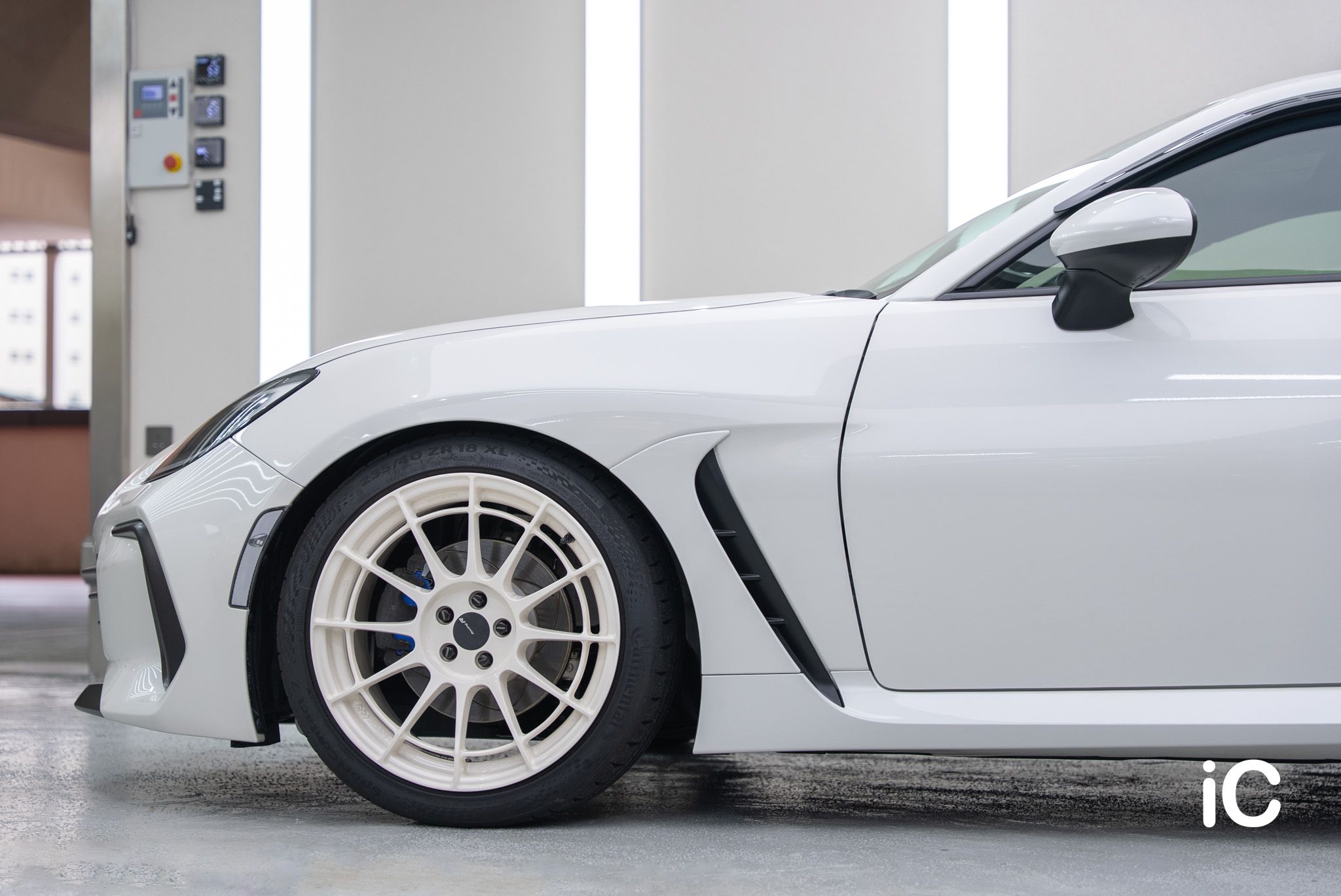ic-detail-subaru-brz-white-ulgo-black-infinity-8