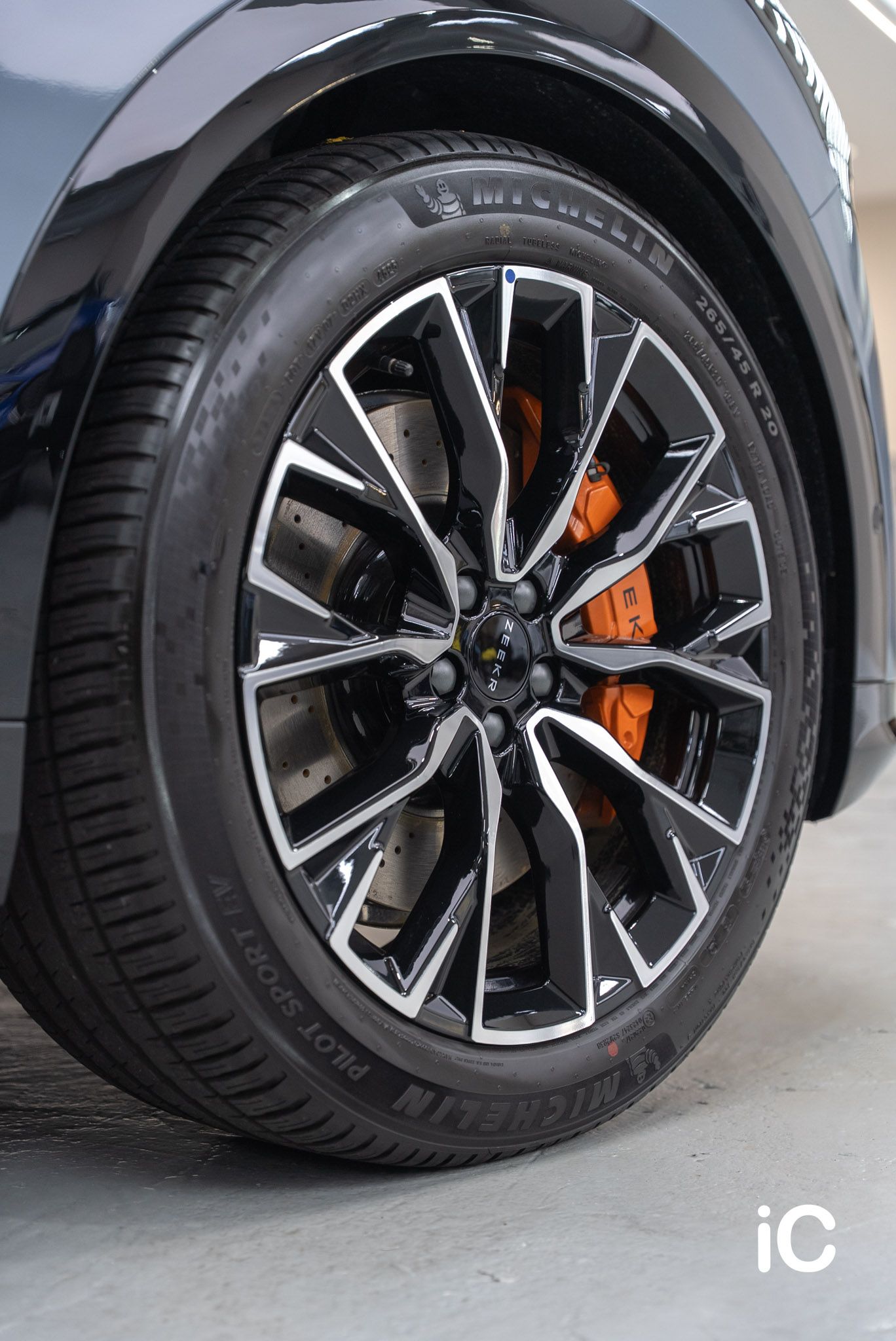 ic-detail-zeekr-7x-om-individual-colour-ppf-arctic-grey-24