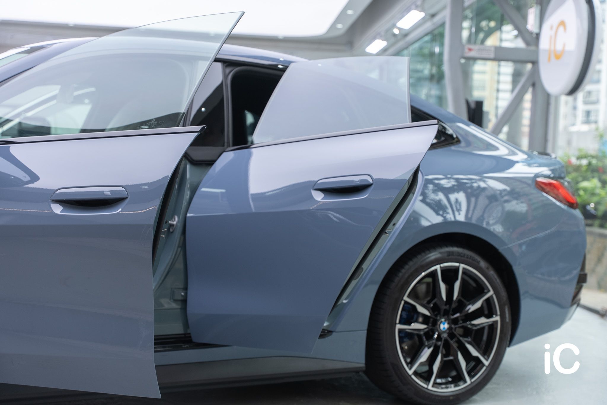 ic-detail-bmw-i4-m60-om-individual-colour-ppf-berfun-slate-blue-11