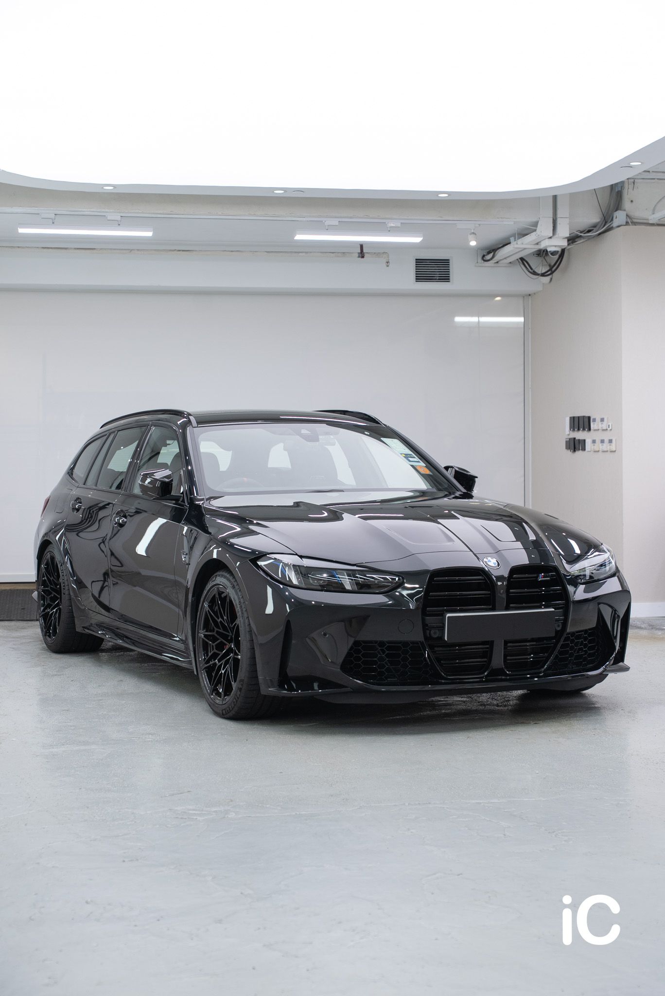 ic-detail-bmw-m3-black-ulgo-black-infinity-1