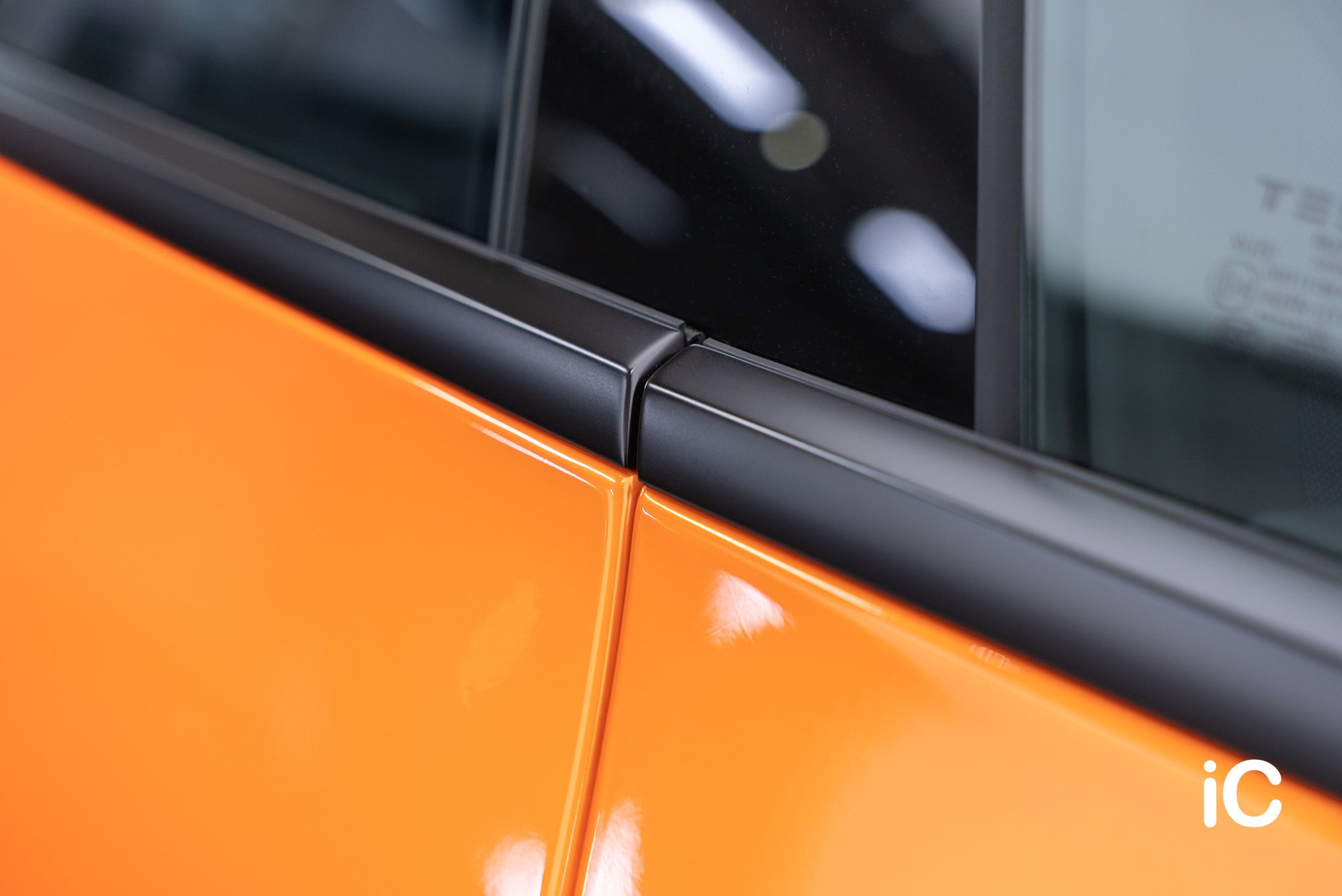 ic-detail-bmw-tesla-model-y-om-individual-colour-ppf-racing-orange-28