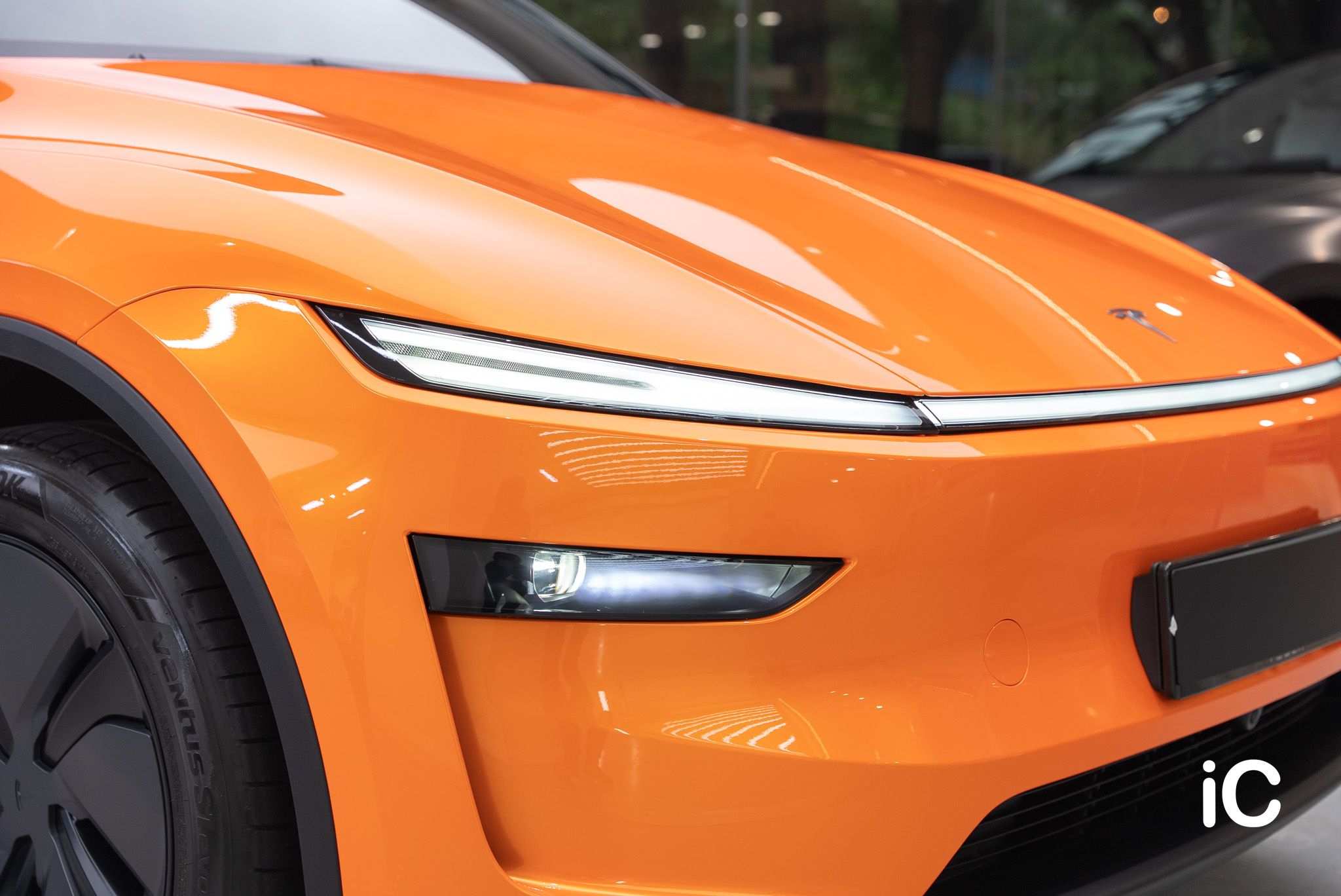 ic-detail-bmw-tesla-model-y-om-individual-colour-ppf-racing-orange-4