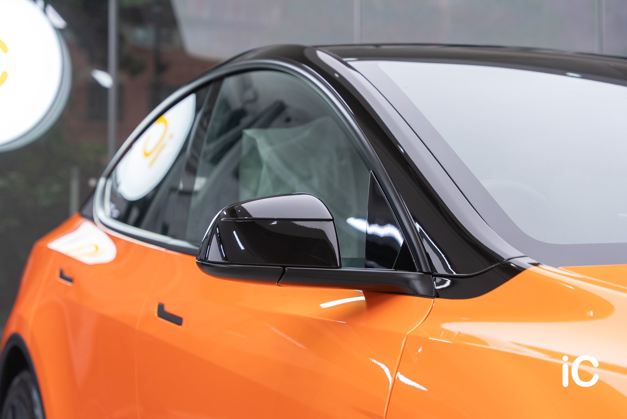 ic-detail-bmw-tesla-model-y-om-individual-colour-ppf-racing-orange-6