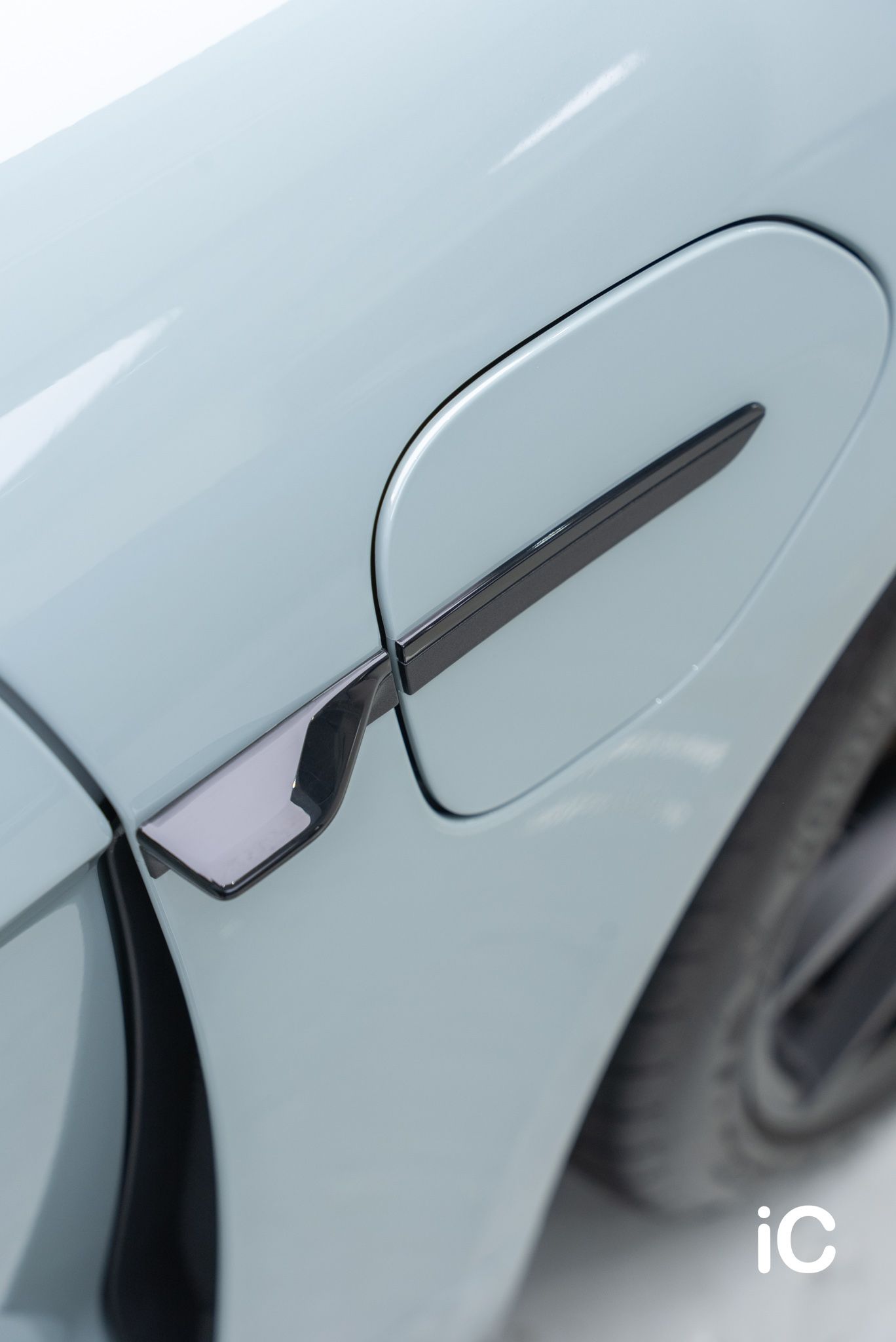 ic-detail-porsche-taycan-shade-green-gyeon-ppf-18