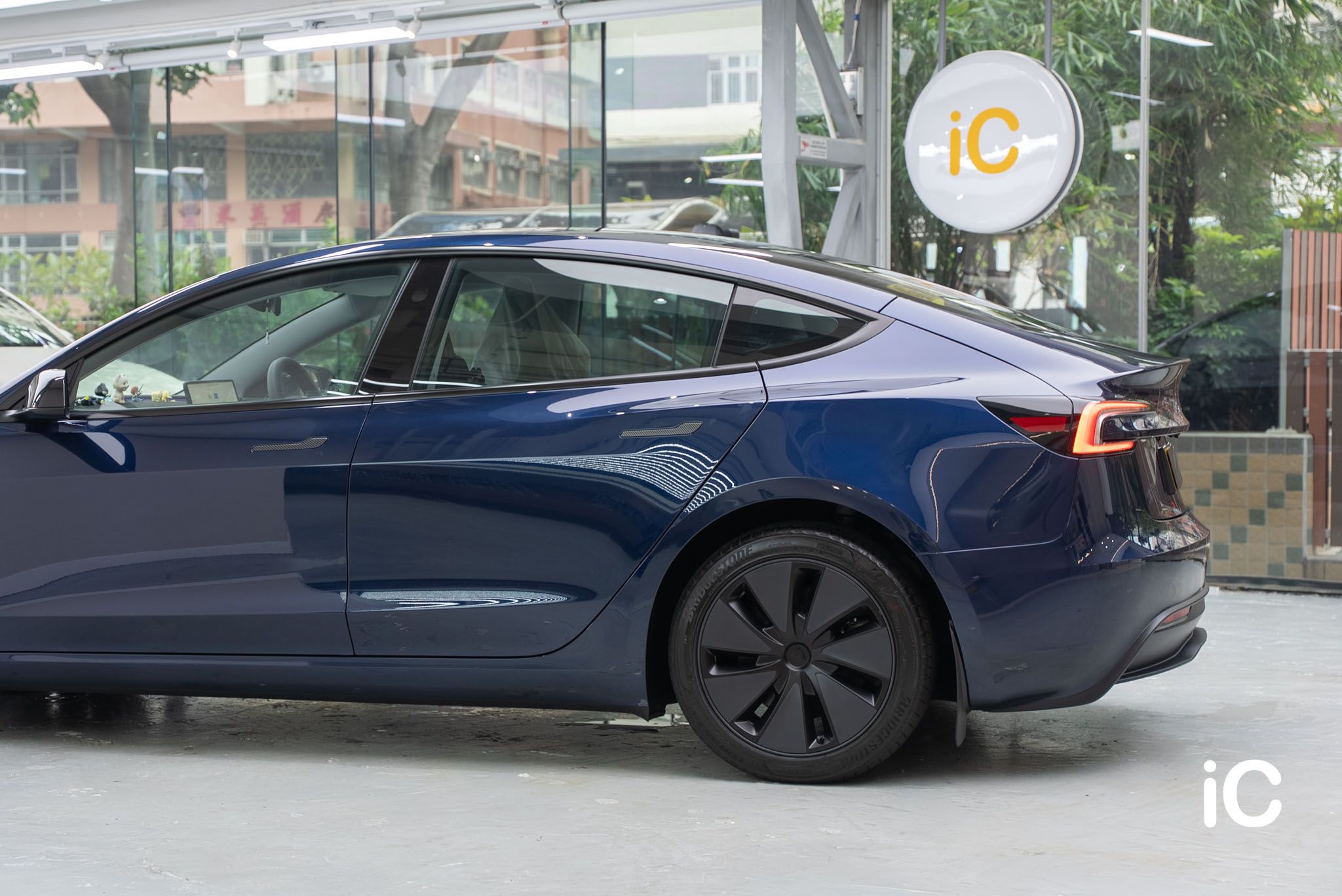 ic-detail-tesla-model-3-marine-blue-gyeon-ppf-13