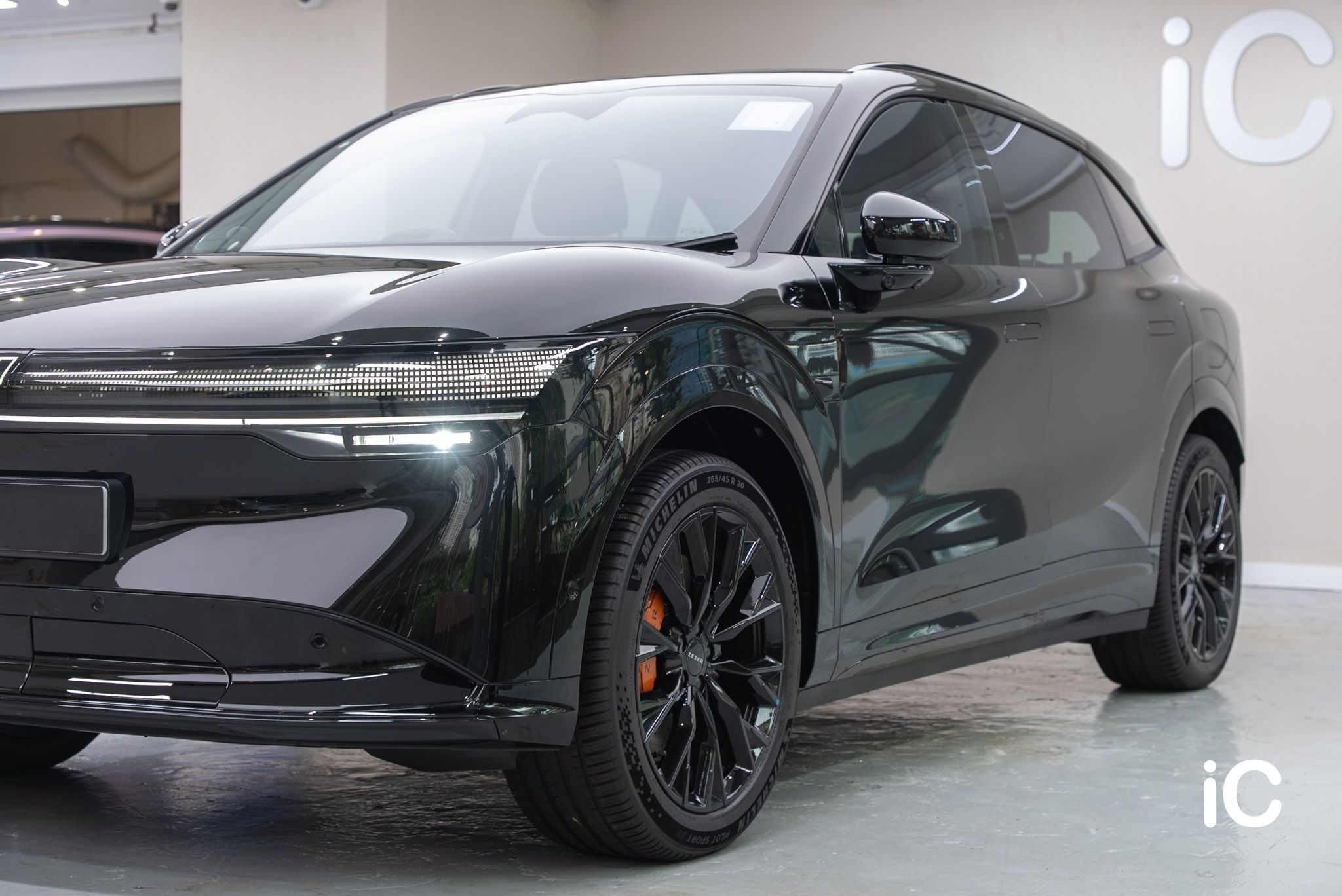 ic-detail-zeekr-7x-om-individual-colour-ppf-solid-black-12